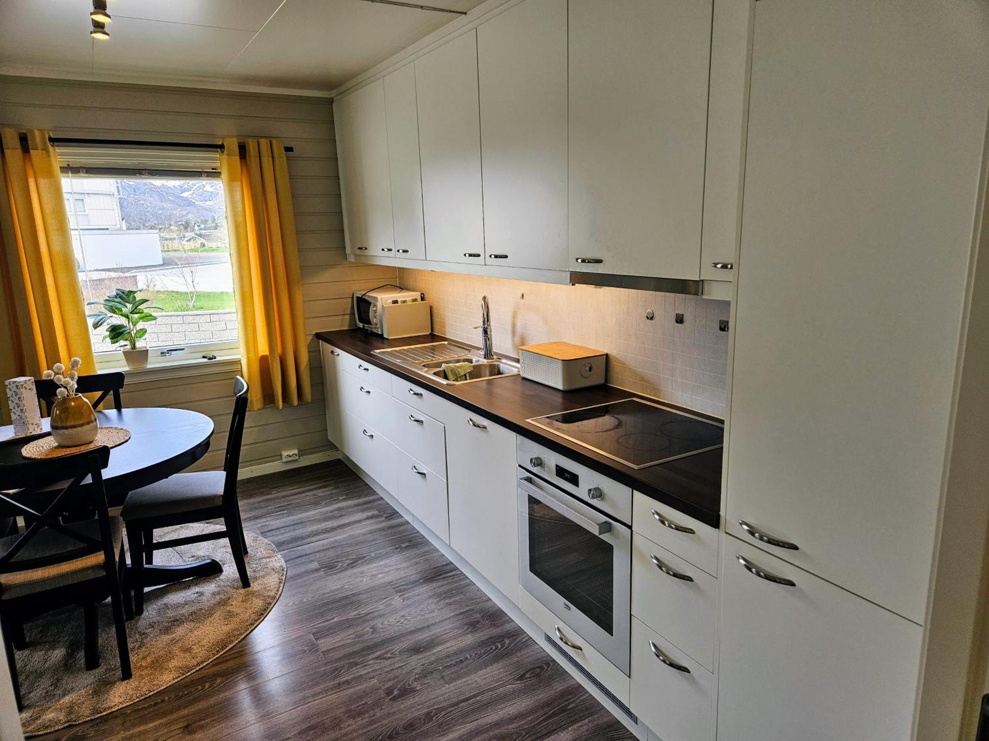 Leilighet I Svolvaer Sentrum Buitenkant foto